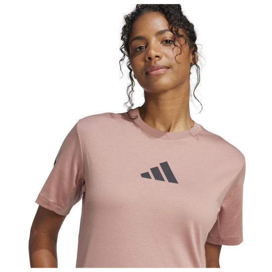 Adidas Γυναικεία κοντομάνικη μπλούζα Z.N.E. Tee Adidas Γυναικεία κοντομάνικη μπλούζα Z.N.E. Tee